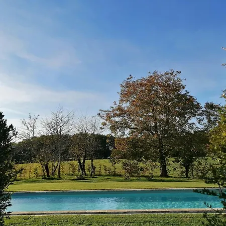 Family Estate Near A Romanesque Church Sers (Charente)